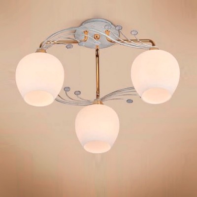 Citilux CL153132 Люстра Citilux CL153132 ЛюстраПотолочные<br>Компания «Светодом» предлагает широкий ассортимент люстр от известных производителей. Представленные в нашем каталоге товары выполнены из современных материалов и обладают отличным качеством. Благодаря широкому ассортименту Вы сможете найти у нас люстру под любой интерьер. Мы предлагаем как классические варианты, так и современные модели, отличающиеся лаконичностью и простотой форм. Стильная люстра Citilux CL153132 станет украшением любого дома. Эта модель от известного производителя не оставит равнодушным ценителей красивых и оригинальных предметов интерьера. Люстра Citilux CL153132 обеспечит равномерное распределение света по всей комнате. При выборе обратите внимание на характеристики, позволяющие приобрести наиболее подходящую модель. Купить понравившуюся люстру по доступной цене Вы можете в интернет-магазине «Светодом». Мы предлагаем доставку не только по Москве и Екатеринбурге, но и по всей России.<br><br>Установка на натяжной потолок: Да<br>S освещ. до, м2: 12<br>Крепление: Планка<br>Тип лампы: накаливания / энергосбережения / LED-светодиодная<br>Тип цоколя: E14<br>Количество ламп: 3<br>MAX мощность ламп, Вт: 60<br>Диаметр, мм мм: 450<br>Высота, мм: 285<br>Поверхность арматуры: глянцевый, матовый<br>Цвет арматуры: белый, золотой