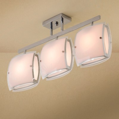 Citilux Берген CL161231 Люстра Citilux Берген CL161231 ЛюстраПотолочные<br>Компания «Светодом» предлагает широкий ассортимент люстр от известных производителей. Представленные в нашем каталоге товары выполнены из современных материалов и обладают отличным качеством. Благодаря широкому ассортименту Вы сможете найти у нас люстру под любой интерьер. Мы предлагаем как классические варианты, так и современные модели, отличающиеся лаконичностью и простотой форм. Стильная люстра Citilux CL161231 станет украшением любого дома. Эта модель от известного производителя не оставит равнодушным ценителей красивых и оригинальных предметов интерьера. Люстра Citilux CL161231 обеспечит равномерное распределение света по всей комнате. При выборе обратите внимание на характеристики, позволяющие приобрести наиболее подходящую модель. Купить понравившуюся люстру по доступной цене Вы можете в интернет-магазине «Светодом».<br><br>Установка на натяжной потолок: Да<br>S освещ. до, м2: 11<br>Крепление: Планка<br>Тип лампы: Накаливания / энергосбережения / светодиодная<br>Тип цоколя: E27<br>Количество ламп: 3<br>Ширина, мм: 180<br>MAX мощность ламп, Вт: 75<br>Размеры: Высота 32см, Габариты 72х18см, плафоны с возможностью поворота на шарнире.<br>Длина, мм: 720<br>Высота, мм: 320<br>Цвет арматуры: серебристый