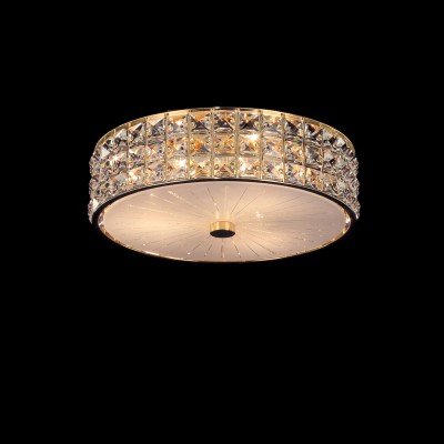Citilux Портал CL324132 Светильник настенно-потолочный Citilux Портал CL324132 Светильник настенно-потолочныйПотолочные<br>Компания «Светодом» предлагает широкий ассортимент люстр от известных производителей. Представленные в нашем каталоге товары выполнены из современных материалов и обладают отличным качеством. Благодаря широкому ассортименту Вы сможете найти у нас люстру под любой интерьер. Мы предлагаем как классические варианты, так и современные модели, отличающиеся лаконичностью и простотой форм. <br>Стильная люстра Citilux CL324132 станет украшением любого дома. Эта модель от известного производителя не оставит равнодушным ценителей красивых и оригинальных предметов интерьера. Люстра Citilux CL324132 обеспечит равномерное распределение света по всей комнате. При выборе обратите внимание на характеристики, позволяющие приобрести наиболее подходящую модель. <br>Купить понравившуюся люстру по доступной цене Вы можете в интернет-магазине «Светодом».<br><br>Установка на натяжной потолок: Ограничено<br>S освещ. до, м2: 9<br>Крепление: Планка<br>Тип лампы: Накаливания / энергосбережения / светодиодная<br>Тип цоколя: E14<br>Количество ламп: 3<br>MAX мощность ламп, Вт: 60<br>Диаметр, мм мм: 310<br>Размеры: Диаметр 31см, Высота 12см, Обечайка с хрусталем марки K9, Супербелое стекло с узором под огранку.<br>Высота, мм: 120<br>Цвет арматуры: Золотой