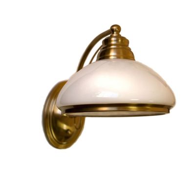 Citilux Краков CL401313 Светильник настенный бра Citilux Краков CL401313 Светильник настенный браКлассические<br>Подарите Вашему интерьеру изящный томный свет от достойных датских производителей! Наполните своё пространство сиянием аккуратного бра Citilux CL401313: изящного и лаконичного! Силуэт изделия пропитан бронзовым сиянием конструкции, а плафон представлен в белоснежно-молочной цветовой палитре, что придаёт лампе нежное обрамление и добавляет универсальности дальнейшему тандему с другими элементами декора. Вы сможете использовать бра Citilux CL401313 в совершенно разных уголках Вашего пространства, выделяя необходимые зоны отдыха и уединения для близких и себя любимых. Перед Вами действительно непоколебимая и изысканная классика от датских мастеров в достойном исполнении!<br><br>S освещ. до, м2: 5<br>Тип лампы: накаливания / энергосбережения / LED-светодиодная<br>Тип цоколя: E27<br>Количество ламп: 1<br>Ширина, мм: 200<br>MAX мощность ламп, Вт: 75<br>Размеры: Высота 22см, Ширина 20см, Глубина 30см, выдувное молочнобелое стекло<br>Расстояние от стены, мм: 300<br>Высота, мм: 220<br>Поверхность арматуры: глянцевый<br>Цвет арматуры: бронзовый