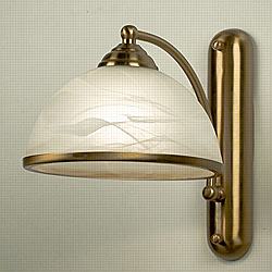 Citilux Лугано CL403313 Светильник настенный бра Citilux Лугано CL403313 Светильник настенный браКлассические<br>Также рекомендуем посмотреть другие бра из серии Лугано. Бра CL403313 Ситилюкс - Дания из серии Лугано - отличная возможность улучшить любое пространство. Хотите купить бра? Посмотрите соответсвующий раздел магазина.<br><br>S освещ. до, м2: 5<br>Тип лампы: накаливания / энергосбережения / LED-светодиодная<br>Тип цоколя: E27<br>Количество ламп: 1<br>Ширина, мм: 180<br>MAX мощность ламп, Вт: 75<br>Размеры: Высота 22см, Ширина 18см, Глубина 25см, стекло с эффектом алебастр<br>Расстояние от стены, мм: 250<br>Высота, мм: 220<br>Поверхность арматуры: глянцевый<br>Цвет арматуры: бронзовый