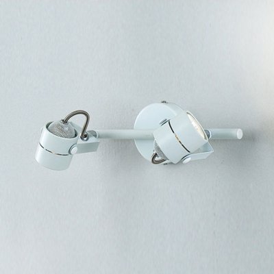 Citilux CL525520 Светильник поворотный спот Citilux CL525520 Светильник поворотный спотДвойные<br>Светильники-споты – это оригинальные изделия с современным дизайном. Они позволяют не ограничивать свою фантазию при выборе освещения для интерьера. Такие модели обеспечивают достаточно качественный свет. Благодаря компактным размерам Вы можете использовать несколько спотов для одного помещения. Интернет-магазин «Светодом» предлагает необычный светильник-спот Citilux CL525520 по привлекательной цене. Эта модель станет отличным дополнением к люстре, выполненной в том же стиле. Перед оформлением заказа изучите характеристики изделия. Купить светильник-спот Citilux CL525520 в нашем онлайн-магазине Вы можете либо с помощью формы на сайте, либо по указанным выше телефонам. Обратите внимание, что мы предлагаем доставку не только по Москве и Екатеринбургу, но и всем остальным российским городам.<br><br>S освещ. до, м2: 6<br>Тип лампы: галогенная / LED-светодиодная<br>Тип цоколя: GU10<br>Количество ламп: 2<br>Ширина, мм: 320<br>MAX мощность ламп, Вт: 50<br>Размеры: Диаметр основания 10см, Трубка 32см, Размер головки 8см<br>Высота, мм: 80<br>Поверхность арматуры: глянцевый<br>Цвет арматуры: белый