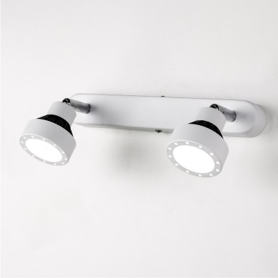 Citilux Данди CL557521 Светильник настненно-потолочный Citilux Данди CL557521 Светильник настненно-потолочныйДвойные<br>Светильники-споты – это оригинальные изделия с современным дизайном. Они позволяют не ограничивать свою фантазию при выборе освещения для интерьера. Такие модели обеспечивают достаточно качественный свет. Благодаря компактным размерам Вы можете использовать несколько спотов для одного помещения. Интернет-магазин «Светодом» предлагает необычный светильник-спот Citilux CL557521 по привлекательной цене. Эта модель станет отличным дополнением к люстре, выполненной в том же стиле. Перед оформлением заказа изучите характеристики изделия. Купить светильник-спот Citilux CL557521 в нашем онлайн-магазине Вы можете либо с помощью формы на сайте, либо по указанным выше телефонам. Обратите внимание, что у нас склады не только в Москве и Екатеринбурге, но и других городах России.<br><br>Цветовая t, К: 3000K<br>Тип лампы: LED-светодиодная<br>Тип цоколя: LED<br>Количество ламп: 2<br>Ширина, мм: 120<br>MAX мощность ламп, Вт: 6<br>Высота, мм: 100