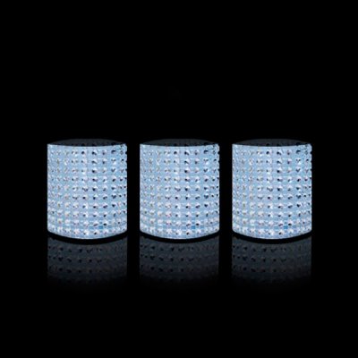 Светодиодные свечи ФАZA CL6-SET3s серебро (3шт) Светодиодные свечи ФАZA CL6-SET3s серебро (3шт)Светодиодные свечи<br>Комплект 3-х светодиодных свечей c инкрустацией<br>Предназначены для декоративного освещения внутри помещений<br>Готовы к работе (батарейки в комплекте)<br>Безопасны, нет дыма и копоти<br>Экономичны<br><br>Тип лампы: LED<br>Диаметр, мм мм: 52<br>Высота, мм: 60