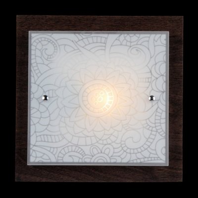 Светильник Maytoni CL812-01-R Geometry 3 Светильник Maytoni CL812-01-R Geometry 3Квадратные<br>Сегодня мы рады представить вам недорогой настенно-потолочный светильник от немецкого бренда Maytoni. Этот осветительный прибор, выполненный в японском стиле, идеально впишется в классический интерьер. Посмотрев на представленное фото можно увидеть, что настенно-потолочный светильник Maytoni CL812-01-R состоит из металлического основания, к которому прикреплен стеклянный плафон с рисунком. Несмотря на свою небольшую стоимость, инженеры фирмы Майтони, сделали это изделие из материалов высокого качества. В нашем магазине вы можете купить этот осветительный прибор по невероятно низкой цене.<br><br>S освещ. до, м2: 2<br>Тип товара: Светильник<br>Скидка, %: 5<br>Тип лампы: накаливания / энергосбережения / LED-светодиодная<br>Тип цоколя: E27<br>Количество ламп: 1<br>Ширина, мм: 270<br>MAX мощность ламп, Вт: 40<br>Длина, мм: 270<br>Высота, мм: 90<br>Цвет арматуры: черный
