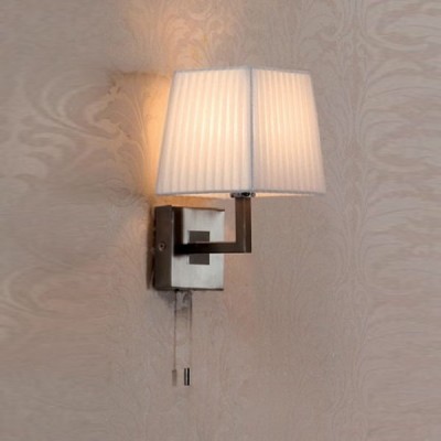 Citilux Кремовый CL914311 Светильник настенный бра Citilux Кремовый CL914311 Светильник настенный браКлассические<br><br><br>S освещ. до, м2: 2<br>Тип лампы: накаливания / энергосбережения / LED-светодиодная<br>Тип цоколя: E14<br>Количество ламп: 1<br>Ширина, мм: 160<br>MAX мощность ламп, Вт: 40<br>Размеры: Высота 28см, Ширина16см, Глубина 18см, с Выключателем<br>Расстояние от стены, мм: 180<br>Высота, мм: 280<br>Поверхность арматуры: глянцевый<br>Цвет арматуры: серебристый