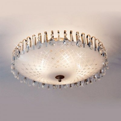 Citilux CL916251 Люстра Citilux CL916251 ЛюстраПотолочные<br>Компания «Светодом» предлагает широкий ассортимент люстр от известных производителей. Представленные в нашем каталоге товары выполнены из современных материалов и обладают отличным качеством. Благодаря широкому ассортименту Вы сможете найти у нас люстру под любой интерьер. Мы предлагаем как классические варианты, так и современные модели, отличающиеся лаконичностью и простотой форм. Стильная люстра Citilux CL916251 станет украшением любого дома. Эта модель от известного производителя не оставит равнодушным ценителей красивых и оригинальных предметов интерьера. Люстра Citilux CL916251 обеспечит равномерное распределение света по всей комнате. При выборе обратите внимание на характеристики, позволяющие приобрести наиболее подходящую модель. Купить понравившуюся люстру по доступной цене Вы можете в интернет-магазине «Светодом».<br><br>Установка на натяжной потолок: Да<br>S освещ. до, м2: 25<br>Крепление: Планка<br>Тип лампы: накаливания / энергосбережения / LED-светодиодная<br>Тип цоколя: E27<br>Количество ламп: 5<br>MAX мощность ламп, Вт: 75<br>Диаметр, мм мм: 580<br>Размеры: Диаметр 58см, Высота 26см, с хрустальными подвесками<br>Высота, мм: 260<br>Поверхность арматуры: глянцевый<br>Цвет арматуры: Золотой