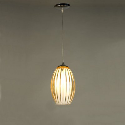 Citilux CL944002 Светильник подвесной Citilux CL944002 Светильник подвеснойОдиночные<br>Для помещений различных размеров достойным и выгодным приобретением станет подвесной светильник Citilux CL944002: такой стильный, практичный и лаконичный в своём датском происхождении. Каждая грань изысканного плафона тёплого жёлтого оттенка наполняет своеобразным декорированием всё изделие. Тонкие элементы хромированной конструкции позволяют придать особую грациозность и элегантность творению датских мастеров. Подвесной светильник Citilux CL944002 станет гармоничным предметом Вашего интерьера: его стилистика и цветовое решение подстраиваемы под различные дизайнерские задумки, что немаловажно в декорировании любого помещения. Остановите свой выбор на лаконичном свете!<br><br>S освещ. до, м2: 2<br>Тип лампы: накаливания / энергосбережения / LED-светодиодная<br>Тип цоколя: E27<br>Количество ламп: 1<br>MAX мощность ламп, Вт: 40<br>Диаметр, мм мм: 180<br>Размеры: Диаметр 180 см. Высота 40..116 см.<br>Высота, мм: 1160<br>Поверхность арматуры: глянцевый<br>Цвет арматуры: серебристый хром