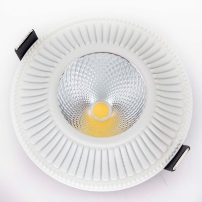 Citilux Дзета CLD042W0 Встраиваемый светильник Citilux Дзета CLD042W0 Встраиваемый светильникКруглые LED<br>Встраиваемые светильники – популярное осветительное оборудование, которое можно использовать в качестве основного источника или в дополнение к люстре. Они позволяют создать нужную атмосферу атмосферу и привнести в интерьер уют и комфорт. Интернет-магазин «Светодом» предлагает стильный встраиваемый светильник Citilux CLD042W0. Данная модель достаточно универсальна, поэтому подойдет практически под любой интерьер. Перед покупкой не забудьте ознакомиться с техническими параметрами, чтобы узнать тип цоколя, площадь освещения и другие важные характеристики. Приобрести встраиваемый светильник Citilux CLD042W0 в нашем онлайн-магазине Вы можете либо с помощью «Корзины», либо по контактным номерам. Мы доставляем заказы по Москве, Екатеринбургу и остальным российским городам.<br><br>Цветовая t, К: 3000K<br>Тип лампы: LED-светодиодная<br>Тип цоколя: LED<br>Количество ламп: 1<br>MAX мощность ламп, Вт: 7<br>Диаметр, мм мм: 98<br>Диаметр врезного отверстия, мм: 80<br>Высота, мм: 16<br>Цвет арматуры: Белый