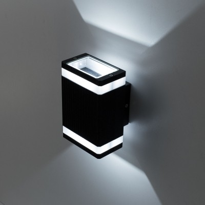 Citilux CLU0005D Уличный настенный светильник Citilux CLU0005D Уличный настенный светильникНастенные<br>Обеспечение качественного уличного освещения – важная задача для владельцев коттеджей. Компания «Светодом» предлагает современные светильники, которые порадуют Вас отличным исполнением. В нашем каталоге представлена продукция известных производителей, пользующихся популярностью благодаря высокому качеству выпускаемых товаров. <br> Уличный светильник Citilux CLU0005D не просто обеспечит качественное освещение, но и станет украшением Вашего участка. Модель выполнена из современных материалов и имеет влагозащитный корпус, благодаря которому ей не страшны осадки. <br> Купить уличный светильник Citilux CLU0005D, представленный в нашем каталоге, можно с помощью онлайн-формы для заказа. Чтобы задать имеющиеся вопросы, звоните нам по указанным телефонам. Мы доставим Ваш заказ не только в Москву и Екатеринбург, но и другие города.<br><br>Цветовая t, К: 4000K<br>Тип лампы: LED-светодиодная<br>Тип цоколя: LED<br>Количество ламп: 2<br>Ширина, мм: 110<br>MAX мощность ламп, Вт: 6<br>Длина, мм: 90<br>Высота, мм: 165