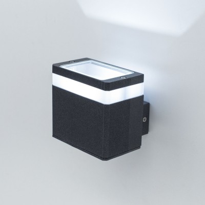 Citilux CLU0005 Уличный настенный светильник Citilux CLU0005 Уличный настенный светильникНастенные<br>Обеспечение качественного уличного освещения – важная задача для владельцев коттеджей. Компания «Светодом» предлагает современные светильники, которые порадуют Вас отличным исполнением. В нашем каталоге представлена продукция известных производителей, пользующихся популярностью благодаря высокому качеству выпускаемых товаров. Уличный светильник Citilux CLU0005 не просто обеспечит качественное освещение, но и станет украшением Вашего участка. Модель выполнена из современных материалов и имеет влагозащитный корпус, благодаря которому ей не страшны осадки. Купить уличный светильник Citilux CLU0005, представленный в нашем каталоге, можно с помощью онлайн-формы для заказа. Чтобы задать имеющиеся вопросы, звоните нам по указанным телефонам.<br><br>Цветовая t, К: 4000K<br>Тип лампы: LED-светодиодная<br>Тип цоколя: LED<br>Ширина, мм: 110<br>MAX мощность ламп, Вт: 6<br>Длина, мм: 90<br>Высота, мм: 100