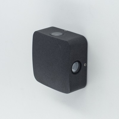 Citilux CLU0006 Уличный настенный светильник Citilux CLU0006 Уличный настенный светильникНастенные<br>Обеспечение качественного уличного освещени – важна задача дл владельцев коттеджей. Компани «Светодом» предлагает современные светильники, которые порадут Вас отличным исполнением. В нашем каталоге представлена продукци известных производителей, пользущихс популрность благодар высокому качеству выпускаемых товаров. <br> Уличный светильник Citilux CLU0006 не просто обеспечит качественное освещение, но и станет украшением Вашего участка. Модель выполнена из современных материалов и имеет влагозащитный корпус, благодар которому ей не страшны осадки. <br> Купить уличный светильник Citilux CLU0006, представленный в нашем каталоге, можно с помощь онлайн-формы дл заказа. Чтобы задать имещиес вопросы, звоните нам по указанным телефонам. Мы доставим Ваш заказ не только в Москву и Екатеринбург, но и другие города.<br><br>Цветова t, К: 4000K<br>Тип лампы: LED-светодиодна<br>Тип цокол: LED<br>Количество ламп: 4<br>Ширина, мм: 100<br>MAX мощность ламп, Вт: 1<br>Длина, мм: 50<br>Высота, мм: 100