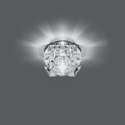 Светильник Gauss Crystal CR030, G9 Светильник Gauss Crystal CR030, G9Хрустальные<br>Встраиваемые светильники – популярное осветительное оборудование, которое можно использовать в качестве основного источника или в дополнение к люстре. Они позволяют создать нужную атмосферу атмосферу и привнести в интерьер уют и комфорт. Интернет-магазин «Светодом» предлагает стильный встраиваемый светильник Gauss Crystal CR030. Данная модель достаточно универсальна, поэтому подойдет практически под любой интерьер. Перед покупкой не забудьте ознакомиться с техническими параметрами, чтобы узнать тип цоколя, площадь освещения и другие важные характеристики. Приобрести встраиваемый светильник Gauss Crystal CR030 в нашем онлайн-магазине Вы можете либо с помощью «Корзины», либо по контактным номерам. Мы развозим заказы по Москве, Екатеринбургу и остальным российским городам.<br><br>S освещ. до, м2: 3<br>Тип лампы: галогенная<br>Тип цоколя: G9<br>Количество ламп: 1<br>Ширина, мм: 70<br>MAX мощность ламп, Вт: 50<br>Диаметр врезного отверстия, мм: 55<br>Длина, мм: 70<br>Высота, мм: 60