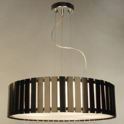 Citilux Ямато CL137251 Люстра подвесная Citilux Ямато CL137251 Люстра подвеснаяПодвесные<br>Стиль модерн в освещении – это выбор в пользу модной лаконичности. Подвесная люстра Citilux CL137251 тому прекрасное подтверждение. Светильник имеет мягкую геометрию, формируя мощный очаг света. При этом отсутствуют какие-либо лишние детали и нагромождающие элементы. Только деликатная лаконичность! Что может быть привлекательнее выверенного изделия для функционального и модного освещения? Стоит отметить и экологичные характеристики подвесной люстры Citilux CL137251. В создании изделия был использован эко шпон, тёмный цвет которого придаёт светильнику благородную строгость и изысканность, что прекрасно дополнит любой интерьер. Не проходите мимо действительно модной и стильной подвесной люстры Citilux CL137251!<br><br>Установка на натяжной потолок: Да<br>S освещ. до, м2: 25<br>Крепление: Планка<br>Тип лампы: накаливания / энергосбережения / LED-светодиодная<br>Тип цоколя: E27<br>Количество ламп: 5<br>MAX мощность ламп, Вт: 75<br>Диаметр, мм мм: 500<br>Размеры: Диаметр 50см, Высота 22…100см<br>Высота, мм: 1000<br>Поверхность арматуры: глянцевый<br>Оттенок (цвет): белый<br>Цвет арматуры: коричневый