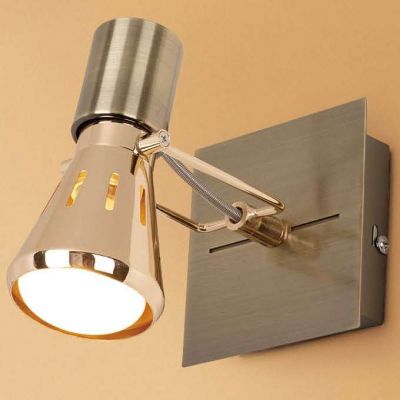 Citilux Марс CL527513 Светильник поворотный спот Citilux Марс CL527513 Светильник поворотный спотОдиночные<br>Светильники-споты – это оригинальные изделия с современным дизайном. Они позволяют не ограничивать свою фантазию при выборе освещения для интерьера. Такие модели обеспечивают достаточно качественный свет. Благодаря компактным размерам Вы можете использовать несколько спотов для одного помещения. Интернет-магазин «Светодом» предлагает необычный светильник-спот Citilux CL527513 по привлекательной цене. Эта модель станет отличным дополнением к люстре, выполненной в том же стиле. Перед оформлением заказа изучите характеристики изделия. Купить светильник-спот Citilux CL527513 в нашем онлайн-магазине Вы можете либо с помощью формы на сайте, либо по указанным выше телефонам. Обратите внимание, что мы предлагаем доставку не только по Москве и Екатеринбургу, но и всем остальным российским городам.<br><br>S освещ. до, м2: 2<br>Крепление: настенное<br>Тип товара: Светильник поворотный спот<br>Тип лампы: зеркальная<br>Тип цоколя: R50(E14)<br>Количество ламп: 1<br>Ширина, мм: 100<br>MAX мощность ламп, Вт: 40<br>Размеры: Основание 10х10см, Размер головки 13см<br>Длина, мм: 100<br>Высота, мм: 130<br>Поверхность арматуры: глянцевый<br>Оттенок (цвет): белый<br>Цвет арматуры: бронзовый