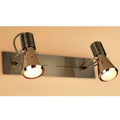 Citilux Марс CL527523 Светильник поворотный спот Citilux Марс CL527523 Светильник поворотный спотДвойные<br>Светильники-споты – это оригинальные изделия с современным дизайном. Они позволяют не ограничивать свою фантазию при выборе освещения для интерьера. Такие модели обеспечивают достаточно качественный свет. Благодаря компактным размерам Вы можете использовать несколько спотов для одного помещения. Интернет-магазин «Светодом» предлагает необычный светильник-спот Citilux CL527523 по привлекательной цене. Эта модель станет отличным дополнением к люстре, выполненной в том же стиле. Перед оформлением заказа изучите характеристики изделия. Купить светильник-спот Citilux CL527523 в нашем онлайн-магазине Вы можете либо с помощью формы на сайте, либо по указанным выше телефонам. Обратите внимание, что мы предлагаем доставку не только по Москве и Екатеринбургу, но и всем остальным российским городам.<br><br>S освещ. до, м2: 5<br>Крепление: настенное<br>Тип товара: Светильник поворотный спот<br>Тип лампы: зеркальная<br>Тип цоколя: R50(E14)<br>Количество ламп: 2<br>Ширина, мм: 70<br>MAX мощность ламп, Вт: 40<br>Размеры: Основание 32х7см, Размер головки 13см<br>Длина, мм: 320<br>Высота, мм: 130<br>Оттенок (цвет): белый<br>Цвет арматуры: бронзовый