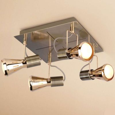 Citilux Марс CL527543 Люстра Citilux Марс CL527543 ЛюстраПоворотные<br>Компания «Светодом» предлагает широкий ассортимент люстр от известных производителей. Представленные в нашем каталоге товары выполнены из современных материалов и обладают отличным качеством. Благодаря широкому ассортименту Вы сможете найти у нас люстру под любой интерьер. Мы предлагаем как классические варианты, так и современные модели, отличающиеся лаконичностью и простотой форм. Стильная люстра Citilux CL527543 станет украшением любого дома. Эта модель от известного производителя не оставит равнодушным ценителей красивых и оригинальных предметов интерьера. Люстра Citilux CL527543 обеспечит равномерное распределение света по всей комнате. При выборе обратите внимание на характеристики, позволяющие приобрести наиболее подходящую модель. Купить понравившуюся люстру по доступной цене Вы можете в интернет-магазине «Светодом».<br><br>Установка на натяжной потолок: Ограничено<br>S освещ. до, м2: 10<br>Крепление: Планка<br>Тип лампы: зеркальная<br>Тип цоколя: R50(E14)<br>Количество ламп: 4<br>Ширина, мм: 240<br>MAX мощность ламп, Вт: 40<br>Размеры: Основание 24х24см, Размер головки 13см<br>Длина, мм: 240<br>Высота, мм: 130<br>Поверхность арматуры: глянцевый<br>Оттенок (цвет): белый<br>Цвет арматуры: бронзовый