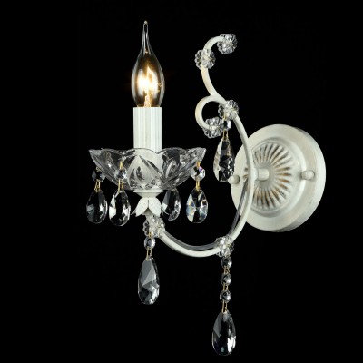 Бра Maytoni DIA004-01-WG Sevilla Бра Maytoni DIA004-01-WG SevillaХрустальные<br><br><br>Тип лампы: накаливания / энергосбережения / LED-светодиодная<br>Тип цоколя: E14<br>Количество ламп: 1<br>MAX мощность ламп, Вт: 60<br>Диаметр, мм мм: 370<br>Высота, мм: 390<br>Цвет арматуры: белый с золотистой патиной