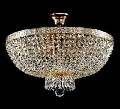 Люстра Maytoni DIA750-PT50-WG Diamant 6 Люстра Maytoni DIA750-PT50-WG Diamant 6Потолочные<br>Хрустальные люстры не выходят из моды, они также хороши, как и раньше. Компания Майтони из Германии предлагает нам купить великолепный образец в стиле барокко из хрусталя. Люстра хрустальная потолочная Maytoni DIA750-PT50-WG выглядит действительно роскошно. Даже фото передает изысканный блеск, который излучают хрустальные подвески этого светильника от Maytoni. Основание люстры изготовлено из металла и покрыто оттенком светлого золота. Крепится изделие при помощи крюка. Модель рассчитана на шесть ламп, которые вы можете купить на нашем сайте, по низкой цене и в нужном вам количестве. Стоимость самой люстры совсем невысока, ведь и ее качество, и великолепный дизайн достойны королевских интерьеров.<br><br>Установка на натяжной потолок: Да<br>S освещ. до, м2: 24<br>Крепление: Крюк<br>Тип лампы: накаливания / энергосбережения / LED-светодиодная<br>Тип цоколя: E14<br>Количество ламп: 6<br>MAX мощность ламп, Вт: 60<br>Диаметр, мм мм: 500<br>Высота, мм: 370<br>Цвет арматуры: белый с золотистой патиной