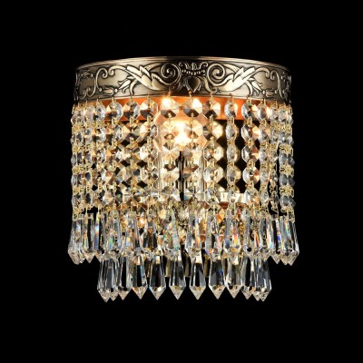 Бра Maytoni DIA890-WL-01-G Palace Бра Maytoni DIA890-WL-01-G PalaceХрустальные<br><br><br>Тип лампы: Накаливания / энергосбережения / светодиодная<br>Тип цоколя: E27<br>Количество ламп: 1<br>Ширина, мм: 170<br>MAX мощность ламп, Вт: 60<br>Расстояние от стены, мм: 119<br>Высота, мм: 184<br>Цвет арматуры: золотой