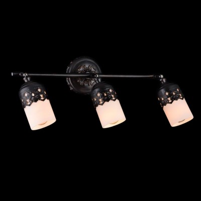 Светильник Maytoni ECO562-03-R Светильник Maytoni ECO562-03-RТройные<br>Светильники-споты – это оригинальные изделия с современным дизайном. Они позволяют не ограничивать свою фантазию при выборе освещения для интерьера. Такие модели обеспечивают достаточно качественный свет. Благодаря компактным размерам Вы можете использовать несколько спотов для одного помещения. Интернет-магазин «Светодом» предлагает необычный светильник-спот Maytoni ECO562-03-R по привлекательной цене. Эта модель станет отличным дополнением к люстре, выполненной в том же стиле. Перед оформлением заказа изучите характеристики изделия. Купить светильник-спот Maytoni ECO562-03-R в нашем онлайн-магазине Вы можете либо с помощью формы на сайте, либо по указанным выше телефонам. Обратите внимание, что мы предлагаем доставку не только по Москве и Екатеринбургу, но и всем остальным российским городам.<br><br>Тип товара: Светильник поворотный спот<br>Тип лампы: Накаливания / энергосбережения / светодиодная<br>Тип цоколя: E14<br>Количество ламп: 3<br>Ширина, мм: 440<br>MAX мощность ламп, Вт: 40<br>Расстояние от стены, мм: 230<br>Высота, мм: 106<br>Цвет арматуры: черный