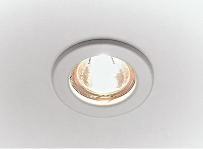 Встраиваемый светильник Ambrella FT9210 WH Встраиваемый светильник Ambrella FT9210 WHКруглые<br>Встраиваемые светильники – популярное осветительное оборудование, которое можно использовать в качестве основного источника или в дополнение к люстре. Они позволяют создать нужную атмосферу атмосферу и привнести в интерьер уют и комфорт. Интернет-магазин «Светодом» предлагает стильный встраиваемый светильник Ambrella FT9210 WH. Данная модель достаточно универсальна, поэтому подойдет практически под любой интерьер. Перед покупкой не забудьте ознакомиться с техническими параметрами, чтобы узнать тип цоколя, площадь освещения и другие важные характеристики. Приобрести встраиваемый светильник Ambrella FT9210 WH в нашем онлайн-магазине Вы можете либо с помощью «Корзины», либо по контактным номерам. Мы развозим заказы по Москве, Екатеринбургу и остальным российским городам.<br><br>S освещ. до, м2: 2,5<br>Тип лампы: галогенная<br>Тип цоколя: GU5.3<br>Количество ламп: 1<br>MAX мощность ламп, Вт: 50<br>Диаметр, мм мм: 80<br>Диаметр врезного отверстия, мм: 75<br>Цвет арматуры: белый