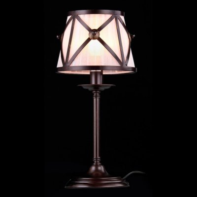 Светильник Maytoni H102-22-R House 2 Светильник Maytoni H102-22-R House 2Современные<br>Настольная лампа – это не просто источник дополнительного освещения, но и оригинальный элемент декора. Его можно установить в спальне, гостиной, кабинете и других комнатах. Интернет-магазин «Светодом» предлагает настольные лампы разных стилей по доступным ценам. Благодаря большому ассортименту Вы обязательно найдете в нашем каталоге именно ту модель, которую искали. Настольная лампа Maytoni H102-22-R – прекрасный вариант для завершения интерьера. Ее можно включить одновременно с люстрой для более яркого освещения или без нее для создания уютной атмосферы, настраивающей на отдых. Купить настольную лампу Maytoni H102-22-R Вы можете с помощью виртуальной «Корзины» или по контактным номерам, указанным на сайте.<br><br>S освещ. до, м2: 2<br>Тип лампы: накаливания / энергосбережения / LED-светодиодная<br>Тип цоколя: E14<br>Количество ламп: 1<br>MAX мощность ламп, Вт: 40<br>Диаметр, мм мм: 180<br>Высота, мм: 400<br>Цвет арматуры: коричневый