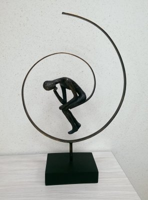 YM804445-3 Сувенир Мыслитель на пружине, 24.00*7.80*33.20CM YM804445-3 Сувенир Мыслитель на пружине, 24.00*7.80*33.20CMПодарки и сувениры<br>24.00*7.80*33.20CM, материал: полирезиновая фигура на металлической пластине<br>