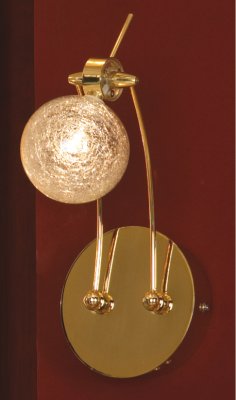 Светильник Lussole LSA-2511-01 Ragnatela золото Светильник Lussole LSA-2511-01 Ragnatela золотоСовременные<br>Стиль модерн в золотистой огранке – это изысканность и элегантность! Перед Вами прекрасное бра Lussole LSA-2511-01, отличающееся аккуратными размерами, плавными изгибами и мягкой формой. Чтобы создать уголок комфорта и уединения, достаточно выбрать правильный свет. Насладитесь особенным уютом под сияние прекрасного дизайнерского творения Lussole LSA-2511-01. Элегантное настенное бра – это правильный выбор в пользу ультрамодной концепции и безупречного стиля модерн! Свежесть исполнения, прекрасное сияние, восторг от теплоты красок и безупречный декор Вам просто гарантированы от лучей Lussole LSA-2511-01. Не отказывайте себе в удовольствие насладиться эстетикой освещения.<br><br>S освещ. до, м2: 2<br>Тип лампы: галогенная<br>Тип цоколя: G4<br>Количество ламп: 1<br>Ширина, мм: 110<br>MAX мощность ламп, Вт: 20<br>Расстояние от стены, мм: 200<br>Высота, мм: 250<br>Оттенок (цвет): шелковая нить<br>Цвет арматуры: золотой