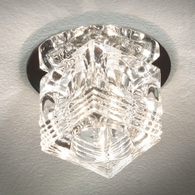 Светильник Lussole LSA-7980-01 Downlights хром Светильник Lussole LSA-7980-01 Downlights хромКвадратные<br>Встраиваемые светильники – популярное осветительное оборудование, которое можно использовать в качестве основного источника или в дополнение к люстре. Они позволяют создать нужную атмосферу атмосферу и привнести в интерьер уют и комфорт. Интернет-магазин «Светодом» предлагает стильный встраиваемый светильник Lussole LSA-7980-01. Данная модель достаточно универсальна, поэтому подойдет практически под любой интерьер. Перед покупкой не забудьте ознакомиться с техническими параметрами, чтобы узнать тип цоколя, площадь освещения и другие важные характеристики. Приобрести встраиваемый светильник Lussole LSA-7980-01 в нашем онлайн-магазине Вы можете либо с помощью «Корзины», либо по контактным номерам. Мы доставляем заказы по Москве, Екатеринбургу и остальным российским городам.<br><br>S освещ. до, м2: 4<br>Тип товара: точечный встраиваемый светильник<br>Скидка, %: 13<br>Тип лампы: галогенная<br>Тип цоколя: G4<br>Количество ламп: 1<br>MAX мощность ламп, Вт: 20<br>Диаметр, мм мм: 80<br>Расстояние от стены, мм: 60<br>Цвет арматуры: серебристый