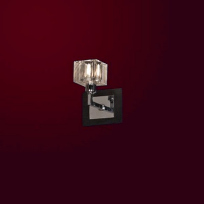 Светильник Lussole LSF-1301-01 Notte Di Luna хром Светильник Lussole LSF-1301-01 Notte Di Luna хромМодерн<br>Светильник LUSSOLE LSF-1301-01 NOTTE DI LUNA выполнен в современном стиле с универсальной конструкцией, благодаря которой его можно установить как плафоном вверх, что показано на изображении, так и вниз. Строгая геометрическая форма превосходно впишется в любой минималистичный интерьер, а лампочка, «спрятанная» в прозрачный кристалл будет создавать яркое и направленное освещение.<br><br>S освещ. до, м2: 3<br>Тип лампы: галогенная / LED-светодиодная<br>Тип цоколя: G9<br>Количество ламп: 1<br>Ширина, мм: 110<br>MAX мощность ламп, Вт: 40<br>Расстояние от стены, мм: 120<br>Высота, мм: 130<br>Оттенок (цвет): белый<br>Цвет арматуры: серебристый