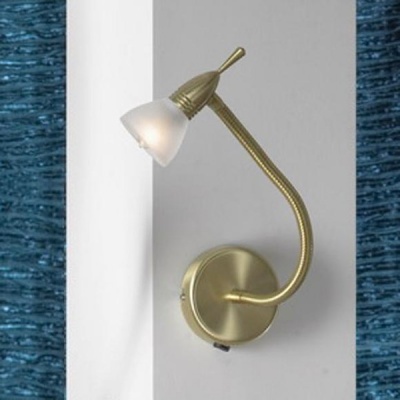 Светильник Lussole LSL-0300-01 Venezia золото Светильник Lussole LSL-0300-01 Venezia золотоГибкие<br>Добавьте в свой интерьер немного лаконичной гибкости с настенным бра Lussole LSL-0300-01. Конструкция изделия выполнена по специальной технологии, позволяющей работать с направлением светового потока. Если Вы решили обустроить одну из зон своего пространства, как комфортный очаг уютного уединения, то бра Lussole LSL-0300-01 – прекрасное решение. Основание и изгибы изделия сделаны под оттенок матового золота, который приятно отражает свет. Плафон бра создан из матового стекла, гармонично сочетающегося со всей цветовой палитрой. Галогенная лампа в составе комплекта прослужит Вам долгие неугасающие годы. Бра Lussole LSL-0300-01 – торжество гибкости, лаконичности и функционального содержания!<br><br>S освещ. до, м2: 4<br>Тип лампы: галогенная / LED-светодиодная<br>Тип цоколя: G9<br>Количество ламп: 1<br>Ширина, мм: 130 - 340<br>MAX мощность ламп, Вт: 40<br>Расстояние от стены, мм: 410<br>Высота, мм: 130 - 360<br>Цвет арматуры: золотой