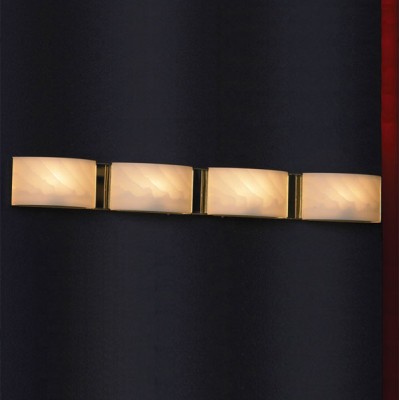 Светильник Lussole LSL-2401-04 Grosio золото Светильник Lussole LSL-2401-04 Grosio золотоДлинные<br>Настенно потолочный светильник Lussole (Люссоль) LSL-2401-04 подходит как для установки в вертикальном положении - на стены, так и для установки в горизонтальном - на потолок. Для установки настенно потолочных светильников на натяжной потолок необходимо<br><br>S освещ. до, м2: 2<br>Ширина, мм: 80<br>Длина, мм: 690<br>Расстояние от стены, мм: 70<br>Цвет арматуры: золотой