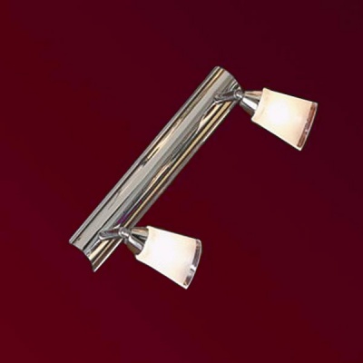Светильник Lussole LSL-5091-02 Rasen хром Светильник Lussole LSL-5091-02 Rasen хромДвойные<br>Светильник Lussole LSL-5091-02 Rasen обладает всеми характеристиками, за которые так ценится стиль оформления интерьера «хай-тек»: «минималистичная» конструкция, «металлические» оттенки, современные материалы! Но помимо этого, в нем есть поворотный механизм, благодаря которому Вы можете самостоятельно регулировать направление лучей света обоих плафонов, выделяя, или, наоборот, «затеняя» необходимые участки комнаты. Такой осветительный прибор можно использовать как в единичном экземпляре, так и в комплекте из нескольких. В качестве основного источника света рекомендуем<br><br>S освещ. до, м2: 6<br>Тип лампы: галогенная / LED-светодиодная<br>Тип цоколя: G9<br>Количество ламп: 2<br>Ширина, мм: 60<br>MAX мощность ламп, Вт: 40<br>Расстояние от стены, мм: 90<br>Высота, мм: 300<br>Оттенок (цвет): белый<br>Цвет арматуры: серебристый