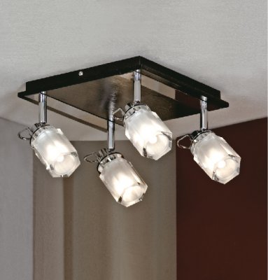 Люстра Lussole LSL-7901-04 Abruzzi хром Люстра Lussole LSL-7901-04 Abruzzi хромПоворотные<br>Этот светильник благодаря четырем плафонам, можно использовать не только на стенах, но и в качестве потолочной люстры. Он подойдет в любое помещение, и с помощью поворота осей можно осветить большое количество различных зон, а также сделать свет более рассеянным, направив его в потолок, или более направленным, опустив плафоны вертикально вниз. Современные цвета хром, белый и черный и простая конструкция светильника будут идеальным дополнением к интерьеру в стиле модерн или хай-тек.<br><br>Установка на натяжной потолок: Ограничено<br>S освещ. до, м2: 11<br>Крепление: Планка<br>Тип лампы: галогенная / LED-светодиодная<br>Тип цоколя: G9<br>Количество ламп: 4<br>Ширина, мм: 260<br>MAX мощность ламп, Вт: 40<br>Длина, мм: 260<br>Расстояние от стены, мм: 170<br>Оттенок (цвет): белый<br>Цвет арматуры: серебристый