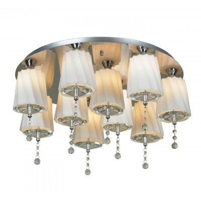 Люстра Lussole Lsf-7403-10 Люстра Lussole Lsf-7403-10Потолочные<br>Итальянский потолочный светильник Lussole Lsf-7403-10 – настоящая находка для большой по площади комнаты с невысоким потолком, оформленной в современном стиле! Конструкция выполнена таким образом, что все девять плафонов размещены на ней без дополнительных, «утяжеляющих» деталей, благодаря чему светильник выглядит легким, «воздушным» и зрительно увеличивает высоту помещения. Этому же способствуют светлые оттенки и «удлиненные» стеклянные подвески. Такая люстра должна сверкать только в больших, «парадных» помещениях, предназначенных для приема множества гостей – залах, гостиных, холлах. Она будет создавать праздничную яркую атмосферу и всегда дарить прекрасное настроение!<br><br>Установка на натяжной потолок: Да<br>S освещ. до, м2: 26<br>Крепление: Планка<br>Тип лампы: галогенная / LED-светодиодная<br>Тип цоколя: G9<br>Количество ламп: 10<br>MAX мощность ламп, Вт: 40<br>Диаметр, мм мм: 590<br>Высота, мм: 280<br>Цвет арматуры: серебристый