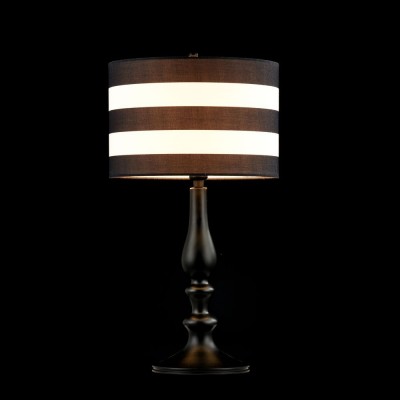 Настольная лампа Maytoni MOD963-TL-01-B Настольная лампа Maytoni MOD963-TL-01-BКлассические<br><br><br>Тип лампы: Накаливания / энергосбережения / светодиодная<br>Тип цоколя: E14<br>Количество ламп: 1<br>MAX мощность ламп, Вт: 40<br>Диаметр, мм мм: 270<br>Высота, мм: 500<br>Цвет арматуры: черный