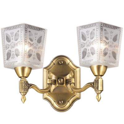 Светильник Odeon light 2564/2W Светильник Odeon light 2564/2WКлассические<br>Яркий, «праздничный» и запоминающийся настенный светильник Odeon light 2564/2W идеально «завершит» световое оформление «классического» интерьера! «Благородное» сочетание яркого бронзового и белого оттенков, «растительный» рисунок и орнамент на плафонах, изящная конструкция создают великолепный, притягивающий восхищенные взгляды образ, который придаст комнате очарование и «шарм». Площадь освещения достигает 8 кв.м., поэтому бра можно легко использовать в качестве «полезной» подсветки – для чтения, рукодельных хобби и т.п. Чтобы интерьер выглядел по-дизайнерски профессиональным, «цельным» и уютным, рекомендуем<br><br>S освещ. до, м2: 8<br>Крепление: настенное<br>Тип лампы: накаливания / энергосбережения / LED-светодиодная<br>Тип цоколя: E14<br>Количество ламп: 2<br>Ширина, мм: 325<br>MAX мощность ламп, Вт: 60<br>Расстояние от стены, мм: 200<br>Высота, мм: 250<br>Оттенок (цвет): белый<br>Цвет арматуры: бронзовый