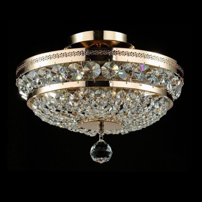 Люстра Maytoni DIA700-CL-03-G Diamant 4 Люстра Maytoni DIA700-CL-03-G Diamant 4Потолочные<br>Данная хрустальная потолочная люстра от Maytoni, как можно увидеть на фото, выполнена из хрустальных подвесок. Арматура хрустальной потолочной люстры Maytoni Diamant Crystal DIA700-CL-03-G изготовлена из металла и имеет аристократичный золотой цвет. Прочная, крепкая и долговечная, да еще и за такую стоимость, эта люстра претворит ваши мечты о шикарном светильнике в реальность. Компания Майтони сделала дизайн этой люстры классическим и утонченным. Такая люстра подойдет к любому интерьеру, но лучше её использовать в сочетании с предметами интерьера в стиле барокко. Наш интернет-магазин дает вам возможность купить эту дивную потолочную люстру по абсолютно невысокой цене. Мы предоставим вам доставку люстры в любую точку России.<br><br>Установка на натяжной потолок: Да<br>S освещ. до, м2: 12<br>Крепление: Планка<br>Тип лампы: накаливания / энергосбережения / LED-светодиодная<br>Тип цоколя: E14<br>Цвет арматуры: золотой<br>Количество ламп: 3<br>Диаметр, мм мм: 320<br>Высота, мм: 235<br>MAX мощность ламп, Вт: 60