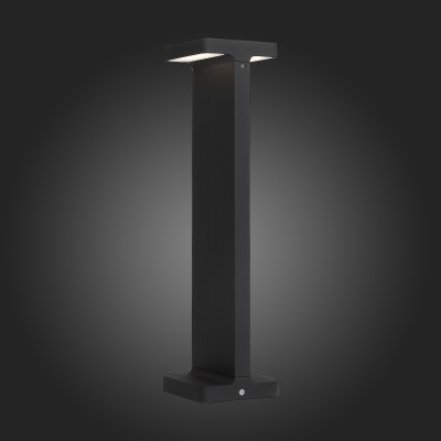 Светильник St Luce SL095.405.02 Светильник St Luce SL095.405.02Одиночные столбы<br>Уличные светильники коллекции Distesa займут достойное место во дворе загородного дома, украсив его и наполнив светом. Металлическое основание окрашено в чёрный или серый цвет. Источник LED создаёт ровный рассеянный свет в окружающем пространстве. Модели Distesa добавят степенности и солидности загородному участку, клубу, гостинице или административному зданию.<br><br>Цветовая t, К: 4000<br>Тип лампы: LED<br>Тип цоколя: LED<br>Ширина, мм: 100<br>MAX мощность ламп, Вт: 6<br>Длина, мм: 100<br>Высота, мм: 400<br>Цвет арматуры: черный