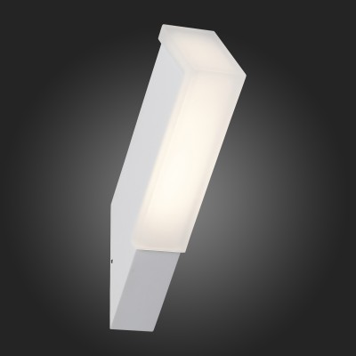 Светильник St Luce SL096.511.02 (1) Светильник St Luce SL096.511.02 (1)Настенные<br>Модели коллекции Posto создадут комфортное освещение на участке загородного дома, клуба, гостиницы или административного здания, заполнят пространство светом и уютом. Основания светильников изготовлены из металла и окрашены в чёрный цвет. Источник света LED закрыт белым матовым акрилом. Модели коллекции Posto даже осенний вечер сделают уютным и приятным.<br><br>Цветовая t, К: 4000<br>Тип лампы: LED<br>Тип цоколя: LED<br>Ширина, мм: 44<br>MAX мощность ламп, Вт: 4<br>Расстояние от стены, мм: 275<br>Высота, мм: 77<br>Цвет арматуры: белый