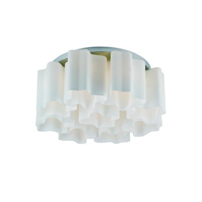 Светильник потолочный St luce SL117.502.09 Светильник потолочный St luce SL117.502.09Потолочные<br>Касаемо коллекции модели St luce SL117.502.09 хотелось бы отметить основные моменты: Оригинальные дизайнерские плафоны волнообразной формы в серии Onde никого не оставят равнодушными. Они будут изящно смотреться как в интерьере модерн, так и в стиле хай-тек. Плафоны предлагаются в двух вариантах: белое матовое стекло и белое глянцевое стекло с изящными полосками в структуре стекла. Каждый плафон изготавливается вручную, поэтому форма каждого плафона является уникальной и неповторимой. Эта коллекция приходится по вкусу многим дизайнерам и покупателям из-за компактности, пропорций, практичности и стильных форм.<br><br>Установка на натяжной потолок: Ограничено<br>S освещ. до, м2: 36<br>Крепление: Планка<br>Тип лампы: накаливания / энергосбережения / LED-светодиодная<br>Тип цоколя: E27<br>Количество ламп: 9<br>Ширина, мм: 700<br>MAX мощность ламп, Вт: 60<br>Диаметр, мм мм: 700<br>Длина, мм: 700<br>Высота, мм: 250<br>Поверхность арматуры: матовая<br>Оттенок (цвет): серебристный<br>Цвет арматуры: серебристый