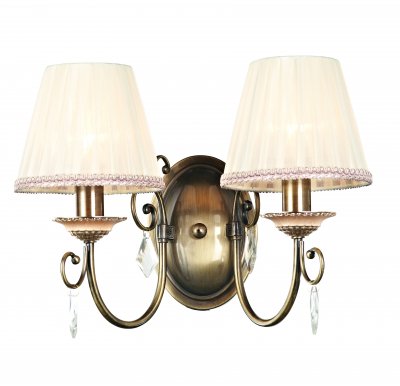 Светильник St luce SL124.321.02 Светильник St luce SL124.321.02Классические<br>Касаемо коллекции модели St luce SL124.321.02 хотелось бы отметить основные моменты: Изящные люстры серии Entusia гармонично впишутся в гостиную, спальню, кабинет, оформленные в стиле модерн или классика. Тонкие детали арматуры выполнены из металла оттенков античной бронзы и французского золота и украшены филигранным орнаментом. Текстильные абажуры декорированы ажурной тесьмой. Привлекает внимание крупная хрустальная подвеска в центре, которая крепится на гирлянде из хрустальных бусин. Такие же гирлянды украшают люстру в центре и прекрасно сочетаются с ромбовидными хрустальными подвесами.<br><br>S освещ. до, м2: 8<br>Крепление: планка<br>Тип лампы: накаливания / энергосбережения / LED-светодиодная<br>Тип цоколя: E14<br>Количество ламп: 2<br>Ширина, мм: 390<br>MAX мощность ламп, Вт: 60<br>Длина, мм: 240<br>Расстояние от стены, мм: 240<br>Высота, мм: 270<br>Поверхность арматуры: глянцевая<br>Оттенок (цвет): золотой<br>Цвет арматуры: бронзовый