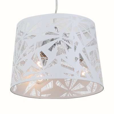 Светильник подвесной St luce SL230.503.03 Светильник подвесной St luce SL230.503.03Подвесные<br>Если Вы настроены купить светильник модели SL23050303, то обратите внимание: Белоснежные подвесные светильники коллекции Soavita озарят светом и подарят нотку нежности любому пространству. Плафоны изготовлены из белого металла путем лазерной резки и напоминают о вышивке и кружеве . Элегантные светильники могут быть установлены в гостиной, столовой или комнате отдыха.<br><br>Установка на натяжной потолок: Да<br>S освещ. до, м2: 9<br>Крепление: Планка<br>Тип лампы: накаливания / энергосбережения / LED-светодиодная<br>Тип цоколя: E27<br>Количество ламп: 3<br>MAX мощность ламп, Вт: 60<br>Диаметр, мм мм: 350<br>Длина цепи/провода, мм: 1200<br>Высота, мм: 220<br>Поверхность арматуры: матовая<br>Оттенок (цвет): белый<br>Цвет арматуры: Белый