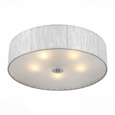 Светильник St Luce SL357.102.05 Светильник St Luce SL357.102.05Потолочные<br>Если Вы настроены купить светильник модели SL35710205, то обратите внимание: Светильники серии Rondella отличаются простой элегантностью и функциональностью форм и качество материала успешно сочетаются в этих изделиях. Абажуры люстр выполнены из органзы в трех вариантах цвета. Лампы снизу закрыты белым матовым стеклом, мягко рассеивающим свет.<br><br>Установка на натяжной потолок: Ограничено<br>S освещ. до, м2: 10<br>Тип лампы: Накаливания / энергосбережения / светодиодная<br>Тип цоколя: E27<br>Количество ламп: 5<br>MAX мощность ламп, Вт: 40<br>Диаметр, мм мм: 500<br>Высота, мм: 160
