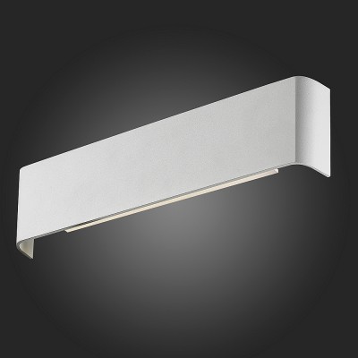 Светильник St Luce SL598.511.01 Светильник St Luce SL598.511.01Хай-тек<br>Если Вы настроены купить светильник модели SL59851101, то обратите внимание: Когда ничто не должно отвлекать, когда все должно быть просто и ясно, нужны чёткие линии и незатейливая геометрия,- светильники коллекции Cambretta будут как нельзя кстати. Выполненые из металла и окрашенные в чёрный цвет, они идеально впишутся в любой интерьер, создав приватную атмосферу. Хорошо подойдут светильники коллекции Cambretta в качестве ночника. Гармоничным окажется их использование при организации освещения в общественных местах, таких как кафе, бары, клубы.<br><br>Цветовая t, К: 4000<br>Тип лампы: LED<br>Тип цоколя: LED<br>Ширина, мм: 350<br>MAX мощность ламп, Вт: 18<br>Высота, мм: 85