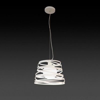 Светильник подвесной St luce SL738.053.01 Светильник подвесной St luce SL738.053.01Одиночные<br>Касаемо коллекции модели St luce SL738.053.01 хотелось бы отметить основные моменты: Оригинальные дизайнерские светильники коллекции Ripido представлены в трех цветах и трех размерах плафона. Это яркий акцент в вашем интерьере. Плафон выполнен из металлического серпантина и стеклянного шара, внутри которого находится источник света. Белое матовое стекло мягко рассеивает свет.<br><br>S освещ. до, м2: 3<br>Крепление: планка<br>Тип лампы: накаливания / энергосбережения / LED-светодиодная<br>Тип цоколя: E27<br>Цвет арматуры: белый<br>Количество ламп: 1<br>Ширина, мм: 380<br>Диаметр, мм мм: 380<br>Длина, мм: 1100<br>Высота, мм: 250<br>Поверхность арматуры: матовая<br>MAX мощность ламп, Вт: 60