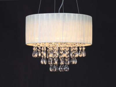 Люстра подвесная St luce SL893.503.05 Люстра подвесная St luce SL893.503.05Подвесные<br>Касаемо коллекции модели St luce SL893.503.05 хотелось бы отметить основные моменты: Люстры серии Lusso отличает высокое качество, утончонная роскошь и благородные линии дизайна. Они идеально впишутся в интерьер респектабельной гостиной, рабочего кабинета, спальной комнаты, внеся в обустройство нотку элегантной старины. Арматура люстр выполнена из металла с хромированным покрытием или покрытием цвета бронзы. Абажур представлен в трех вариантах цветовой палитры.<br><br>Установка на натяжной потолок: Да<br>S освещ. до, м2: 20<br>Крепление: Планка<br>Тип лампы: накаливания / энергосбережения / LED-светодиодная<br>Тип цоколя: E14<br>Количество ламп: 5<br>Ширина, мм: 380<br>MAX мощность ламп, Вт: 60<br>Диаметр, мм мм: 380<br>Длина, мм: 380<br>Высота, мм: 350<br>Поверхность арматуры: глянцевая<br>Оттенок (цвет): бежевый<br>Цвет арматуры: серебристый