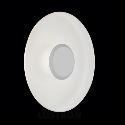 Светильник St Luce SL925.501.01 Светильник St Luce SL925.501.01Настенные<br>Если Вы настроены купить светильник модели SL92550101, то обратите внимание: Коллекция уличных светильников Rotore способна изменить представления о светодизайне. Простые формы – акриловый диск на массивном металлическом основании, сдержанные цвета и полное отсутствие декоративных элементов придают светильникам Rotore уникальность и индивидуальность Модели Rotore выглядят стильно и модно . Свет от LED -лампы отличается мощным рассеянным потоком, равномерно распределяющимся по большой площади. Светильники для улицы Rotore позволют воплотить самые смелые дизайнерские идеи .<br><br>Цветовая t, К: 4000<br>Тип лампы: LED<br>Тип цоколя: LED<br>Ширина, мм: 300<br>MAX мощность ламп, Вт: 5<br>Длина, мм: 195<br>Высота, мм: 45