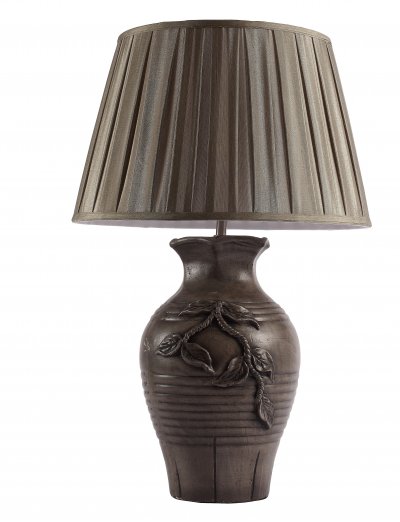 Настольная лампа St luce SL987.804.01 Tabella Настольная лампа St luce SL987.804.01 TabellaСовременные<br>Касаемо коллекции модели St luce SL987.804.01 хотелось бы отметить основные моменты: Настольные лампы коллекции Tabella подобраны с целью разнообразить интерьер, привнести в него дополнительные акценты, сделать более уютным. Текстильные абажуры и керамические основания имеют естественные природные оттенки, которые идеально сочетаются с большинством интерьерных стилей.<br><br>Тип лампы: накаливания / энергосбережения / LED-светодиодная<br>Тип цоколя: E27<br>Количество ламп: 1<br>MAX мощность ламп, Вт: 60<br>Диаметр, мм мм: 450<br>Высота, мм: 720<br>Поверхность арматуры: матовая<br>Цвет арматуры: коричневый